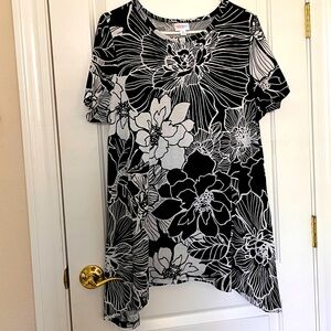 LuLaRoe Melissa Black and White Floral T XL